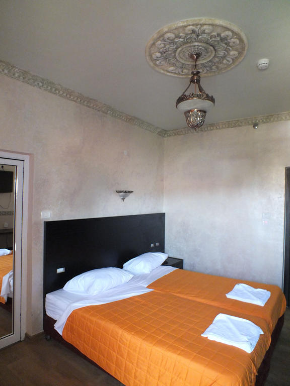 Sea Hotel And Restaurant Nahariya Room photo